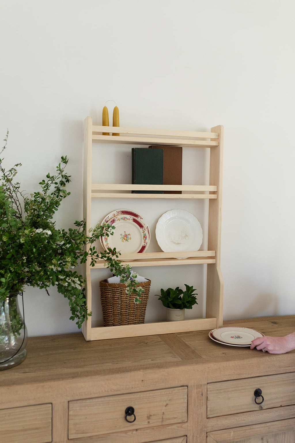 The Wooden Plate Rack