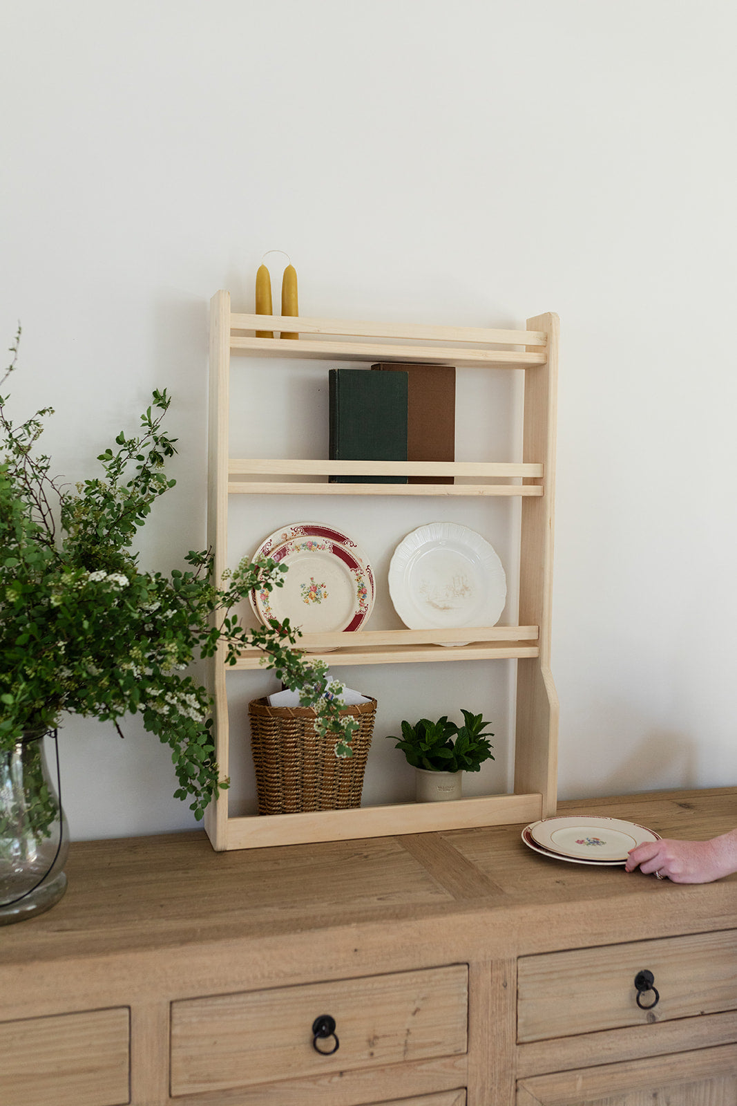 The Wooden Plate Rack