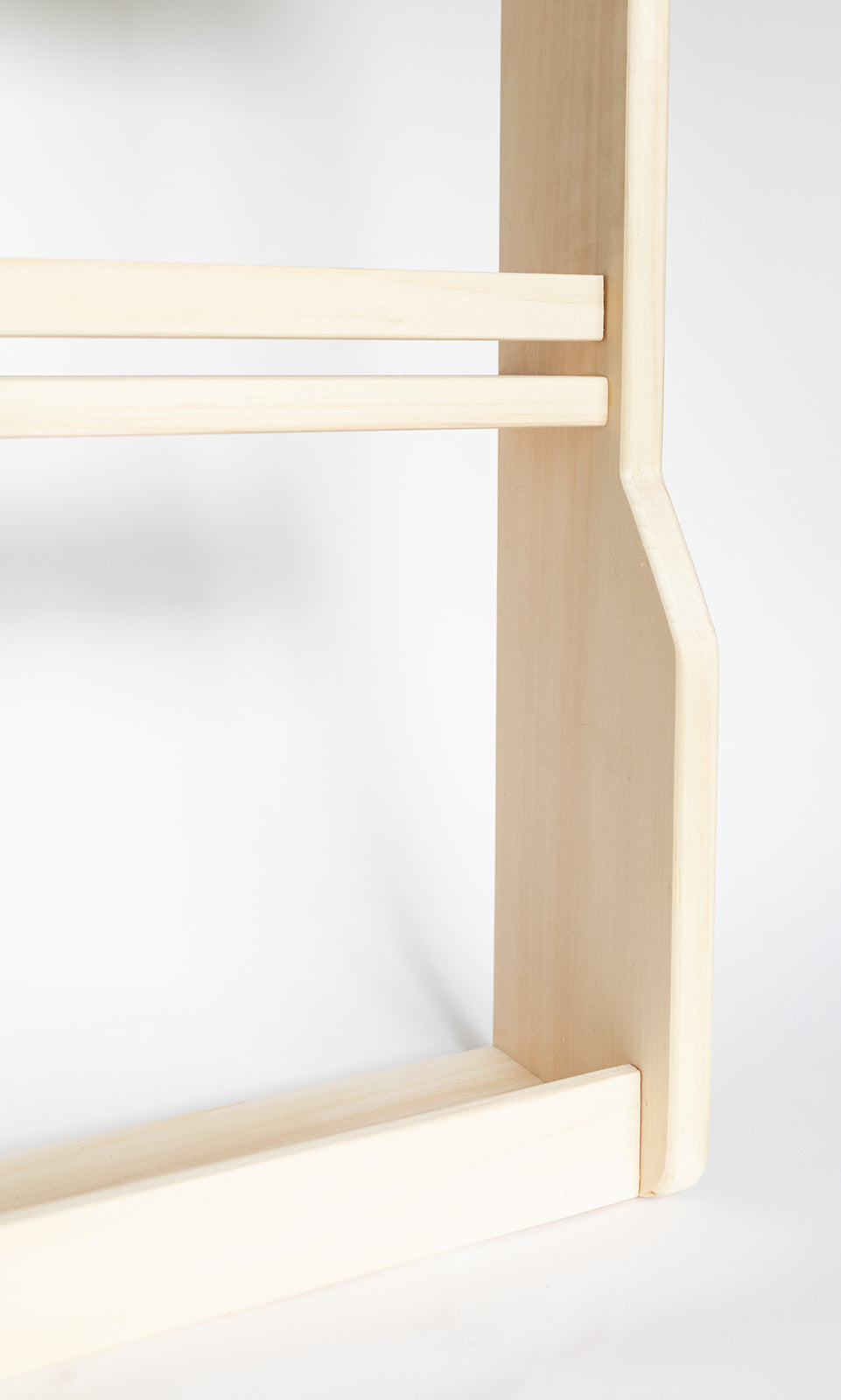 The Wooden Plate Rack