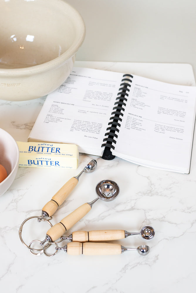 The Wooden Measuring Spoons